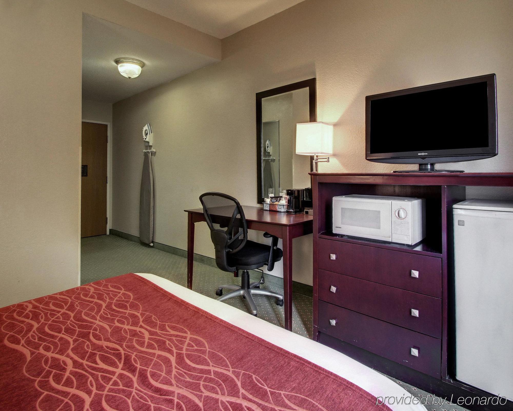 Columbia Inn & Suites Exterior photo