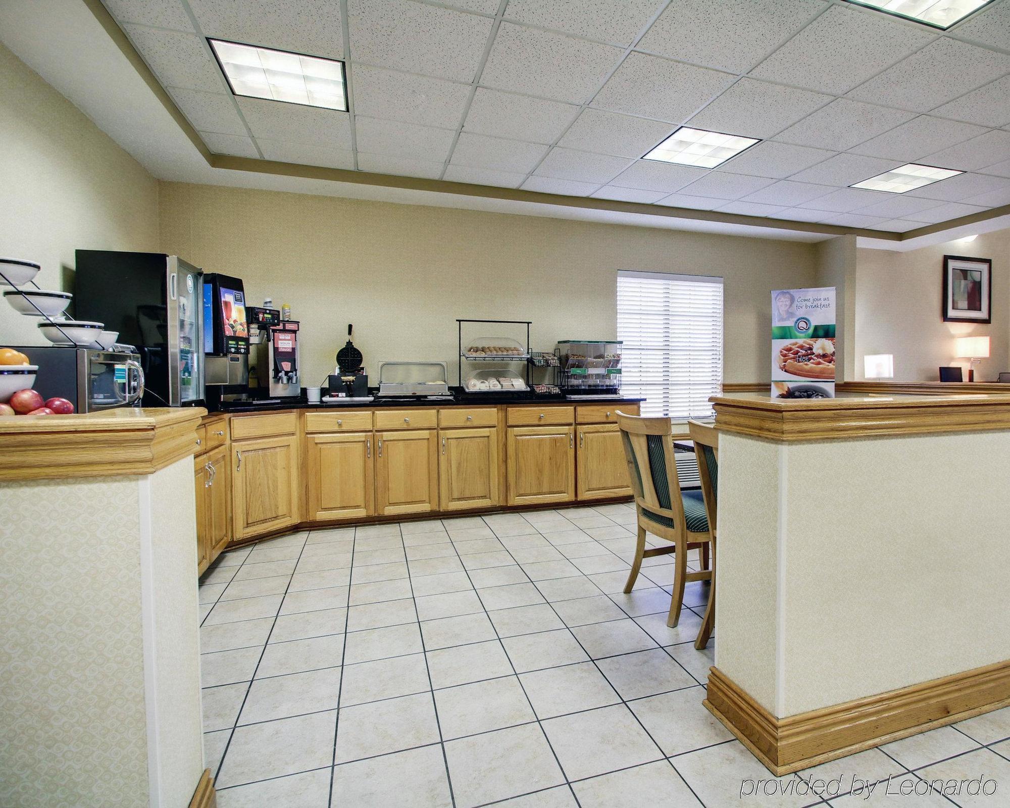 Columbia Inn & Suites Exterior photo
